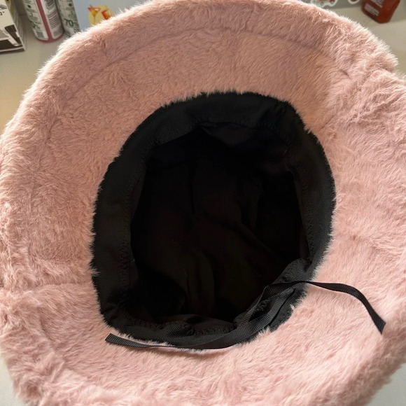 Light Pink Fuzzy Bucket Hat Brand New - Picture 4 of 5